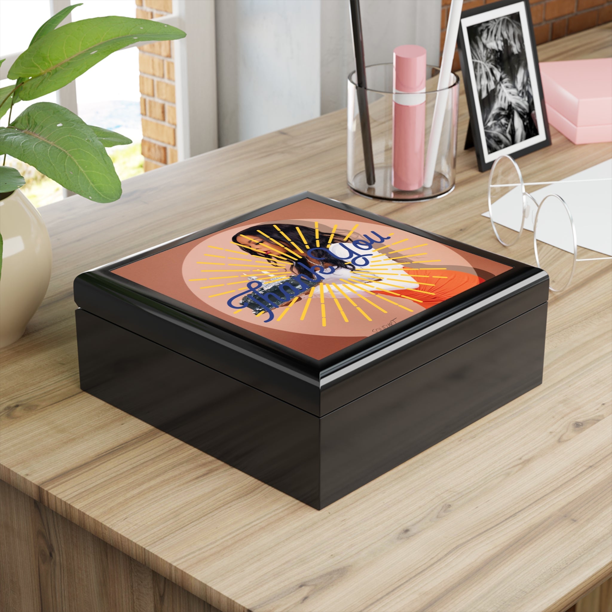 Stylish Jewelry Box with 'Thank You' Design, Personalized Gift for Her, Keepsake Storage, Ideal for Birthdays, Anniversaries, or Weddings