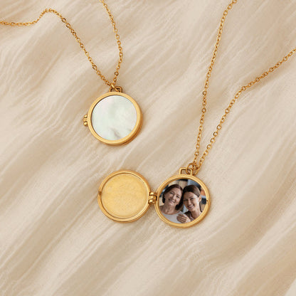 Personalized Magnetic Shell Photo Locket Necklace - Name Engraved Pendant